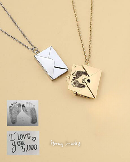 Collar carta de amor con huellas dactilares