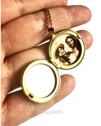 Collar Relicario redondo liso dorado