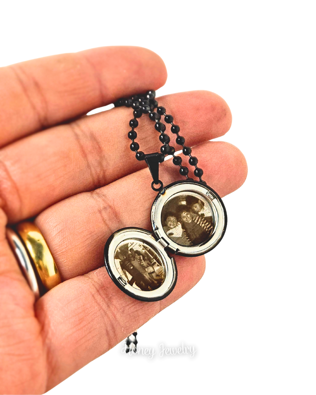 COLLAR RELICARIO REDONDO NEGRO - FOTOGRABADO LASER
