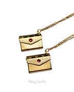 COLLAR CARTA DE AMOR CON RELIEVE