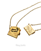 COLLAR CARTA DE AMOR CON RELIEVE