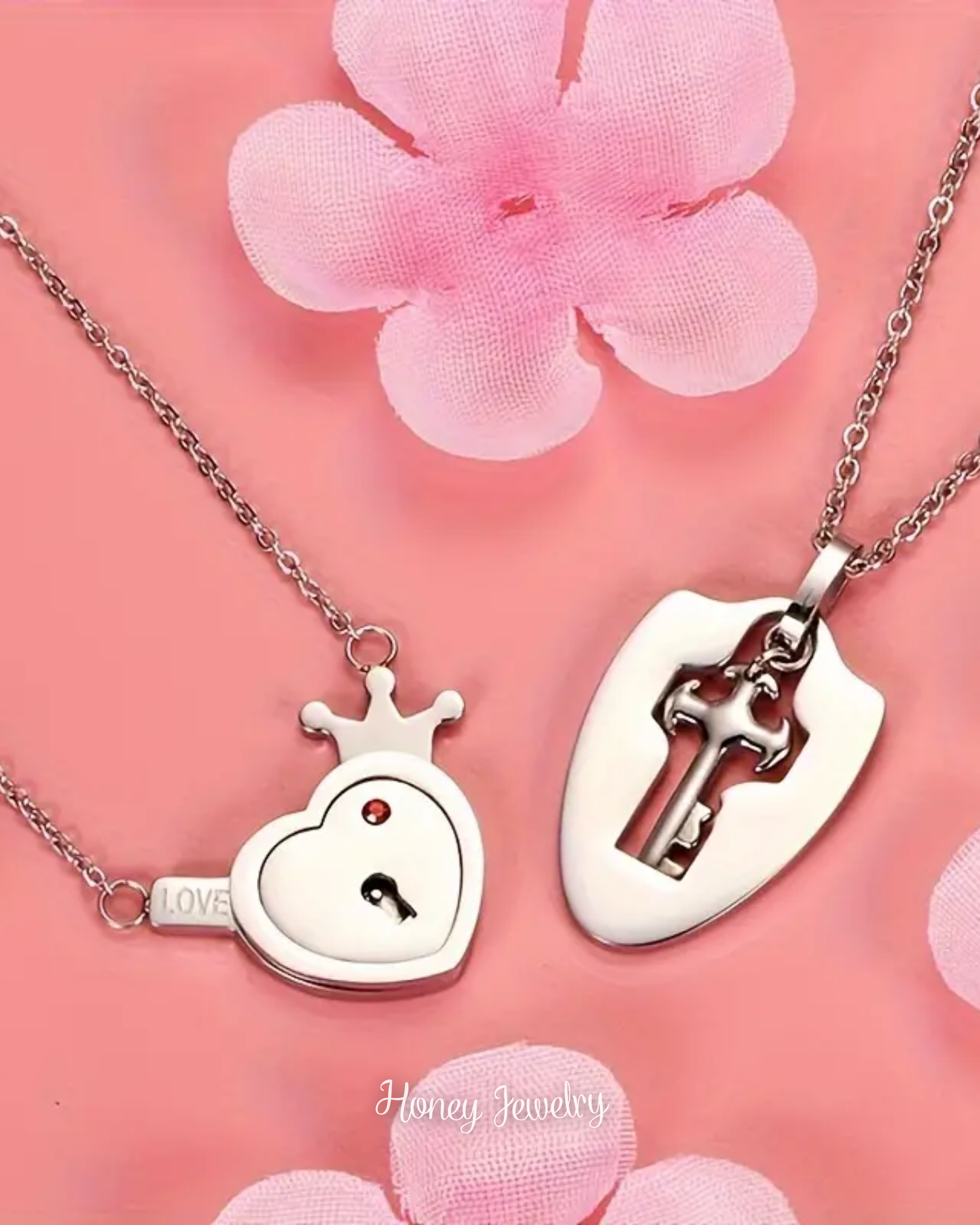 JUEGO DE COLLARES CANDADO CORAZÓN Y PLACA LLAVE