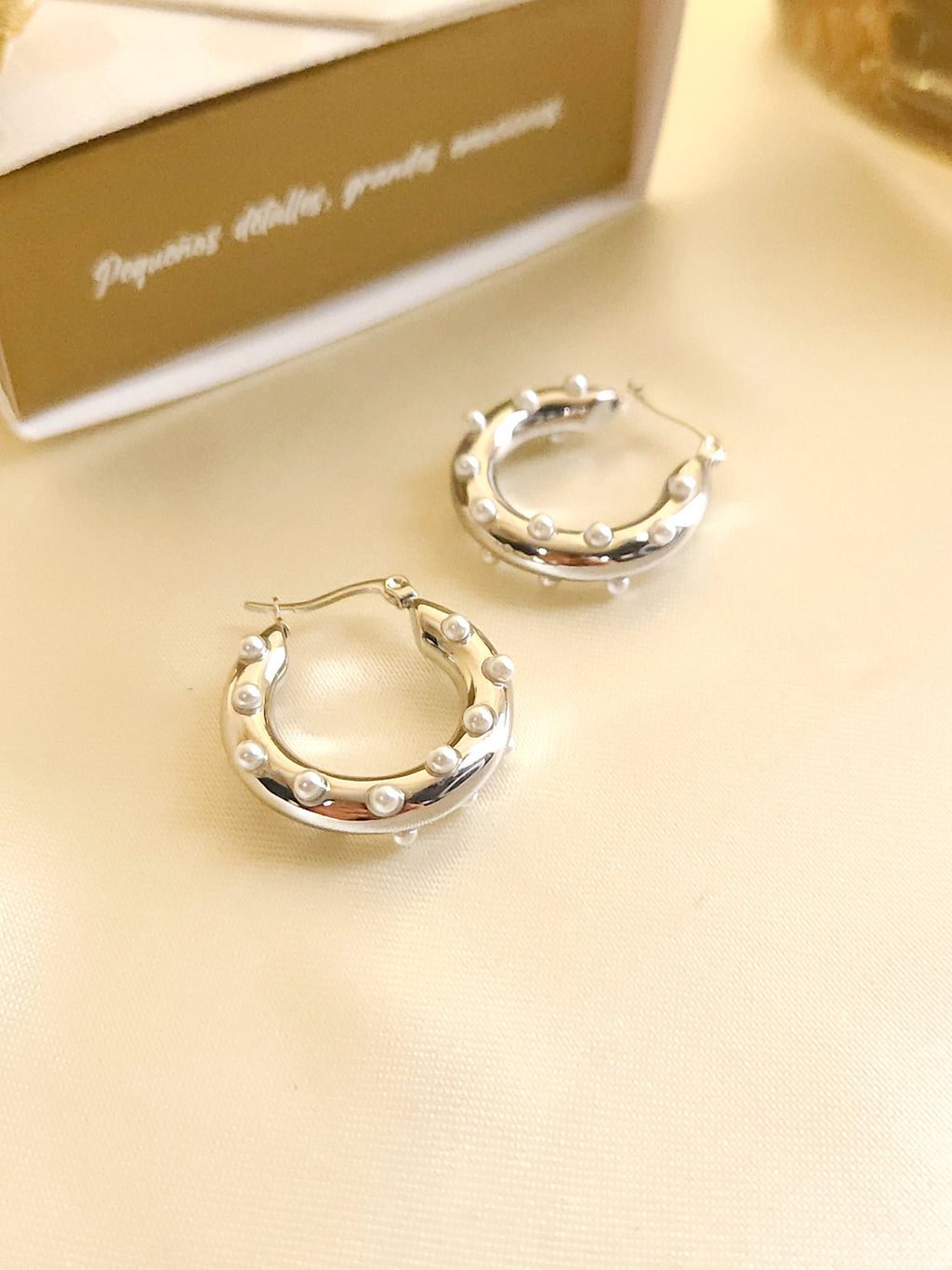 Oorbellen met miniparels