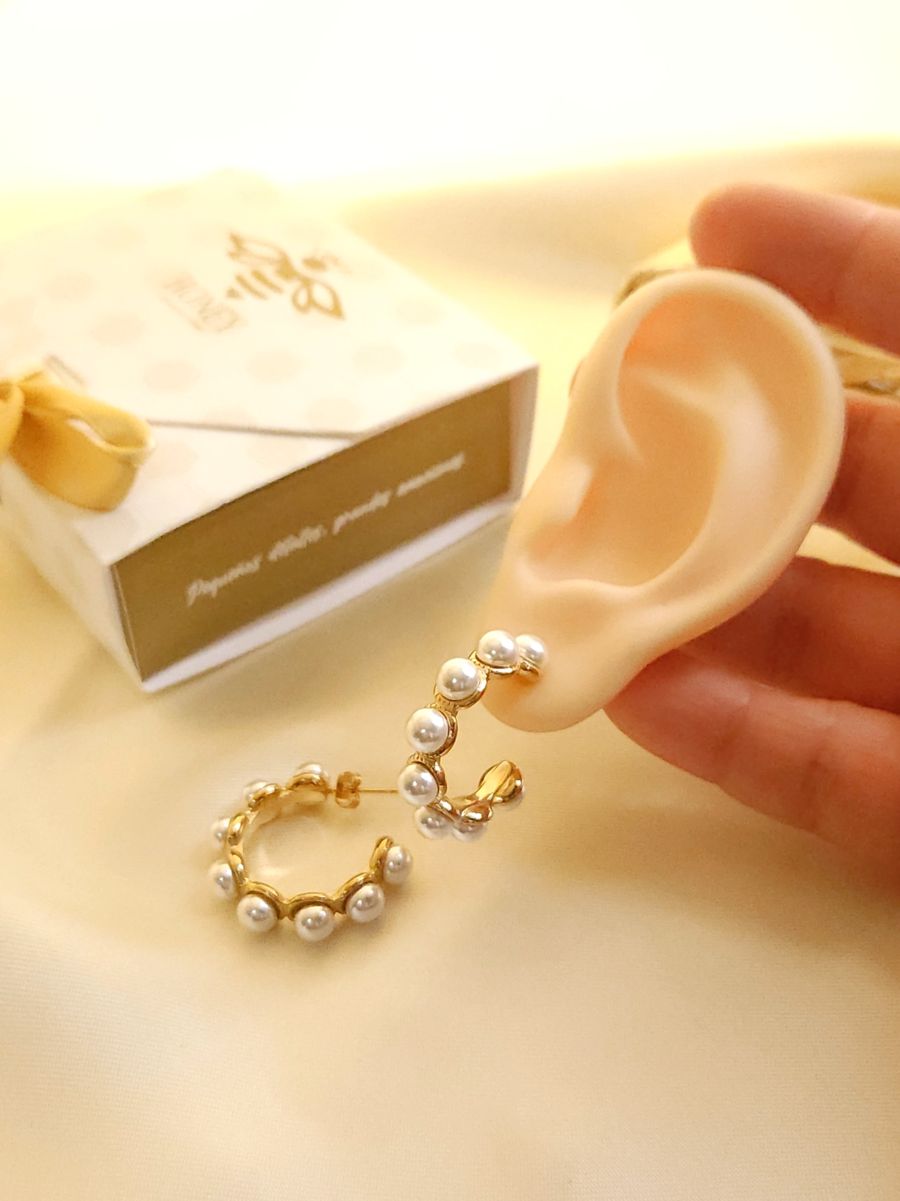 Aretes argollas y perlas x 8