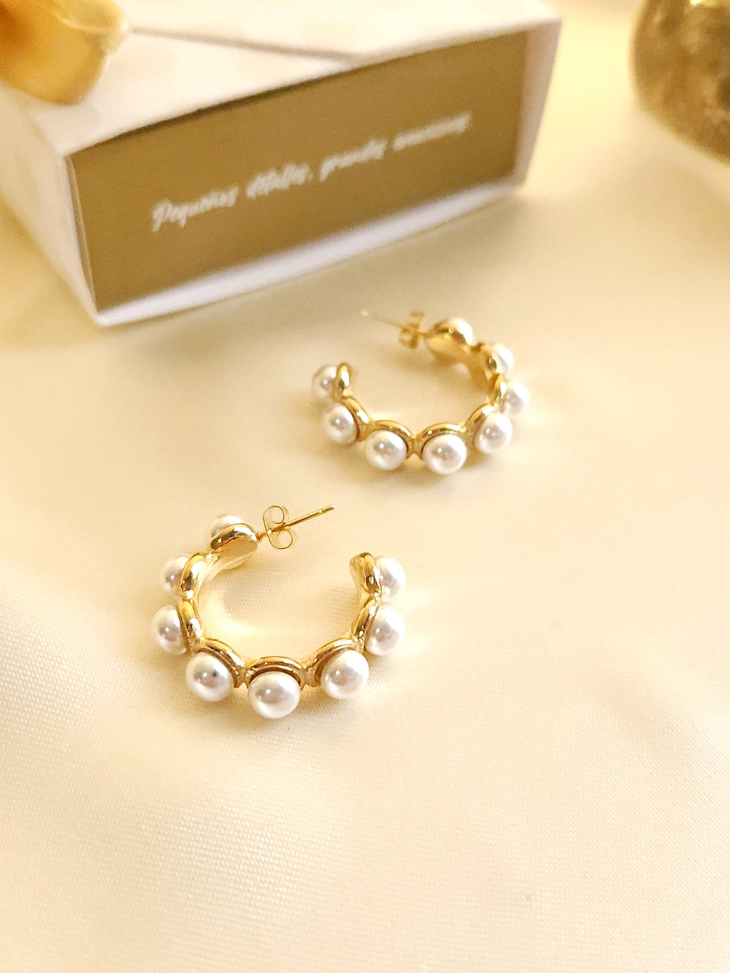 Aretes argollas y perlas x 8