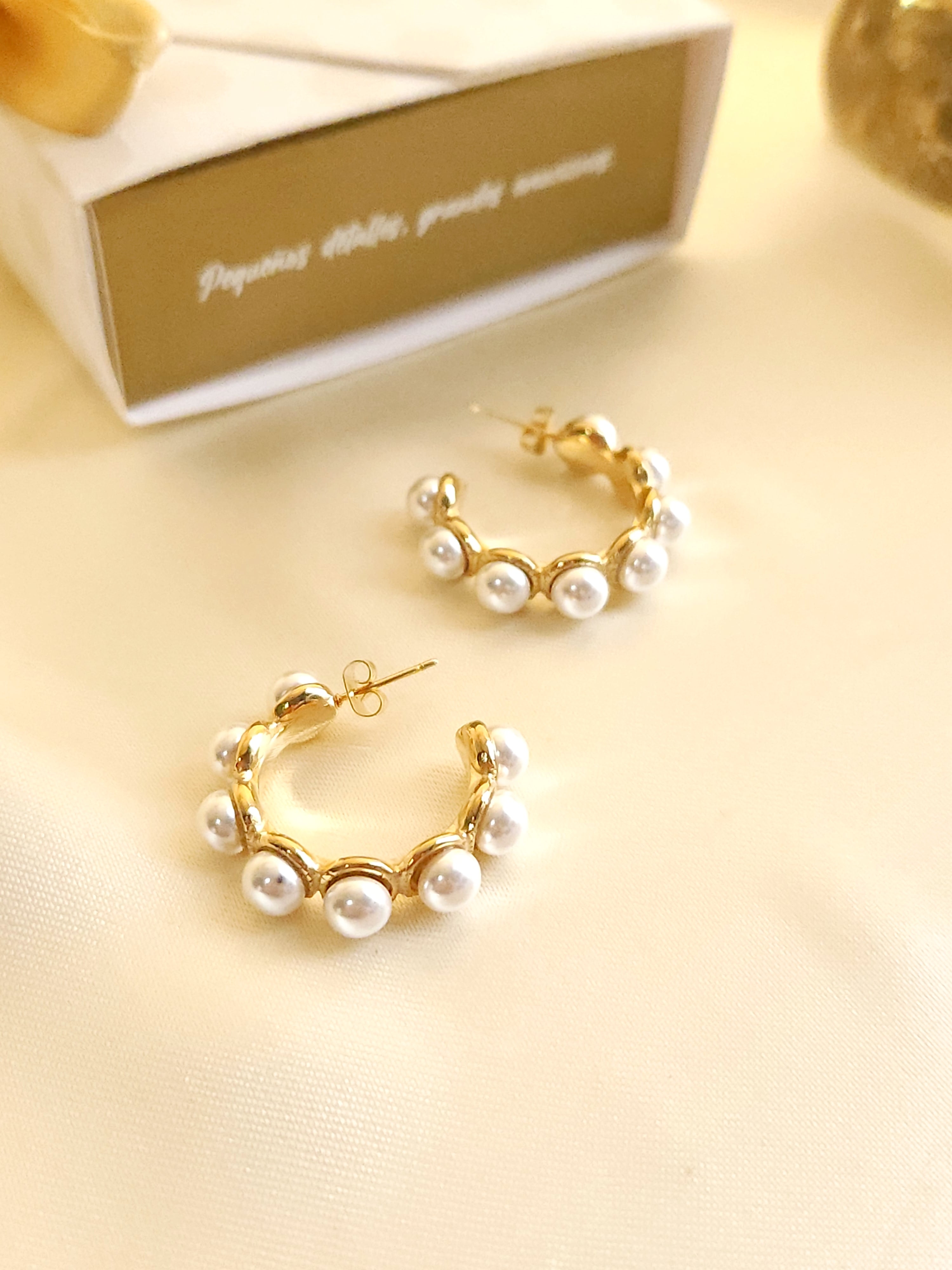 Aretes argollas y perlas x 8
