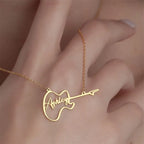COLLAR NOMBRE CON GUITARRA