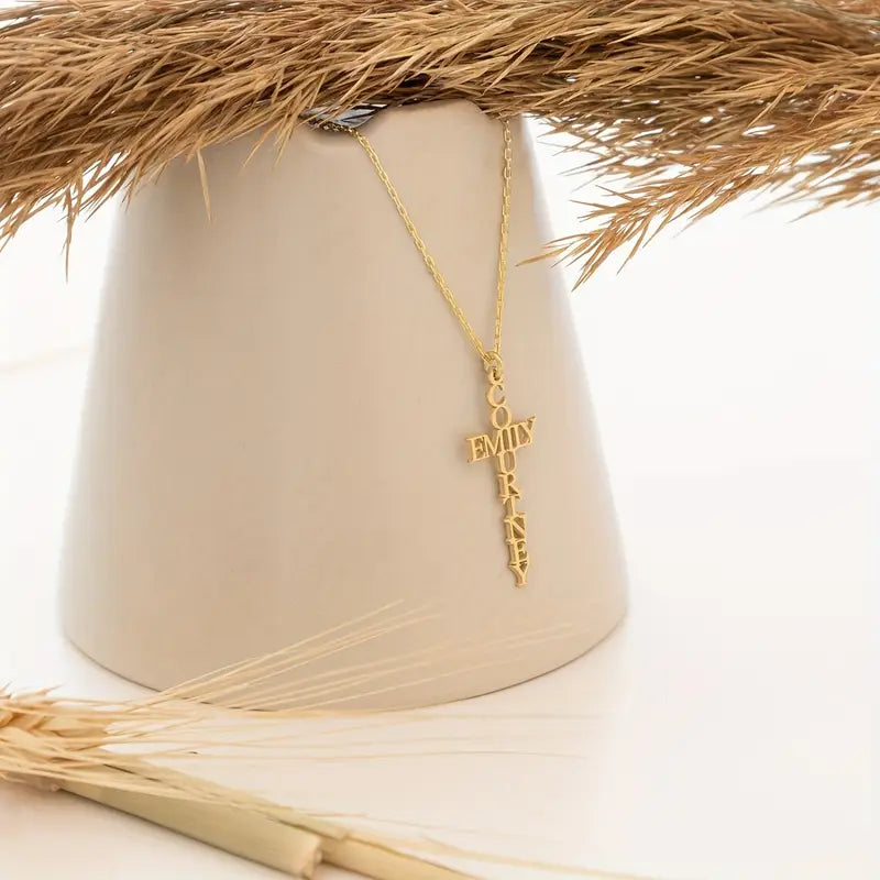 COLLAR CON NOMBRE EN FORMA DE CRUZ