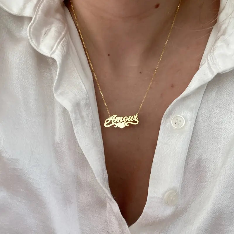 COLLAR CON NOMBRE CLÁSICO Y MARCO CORAZON