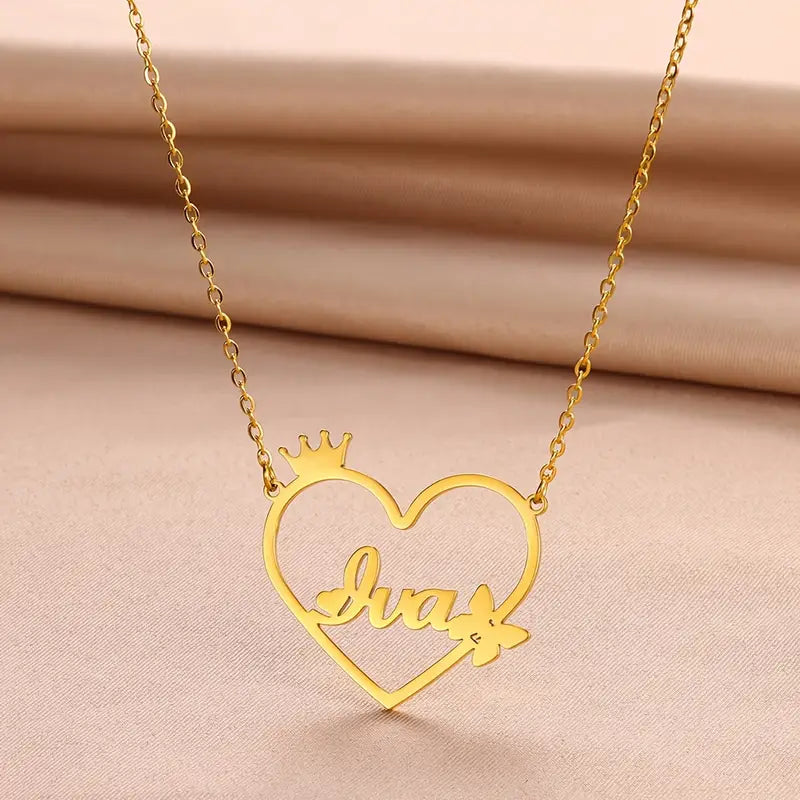 COLLAR CON NOMBRE MARCO CORAZON EMOJI CORONA Y MARIPOSA