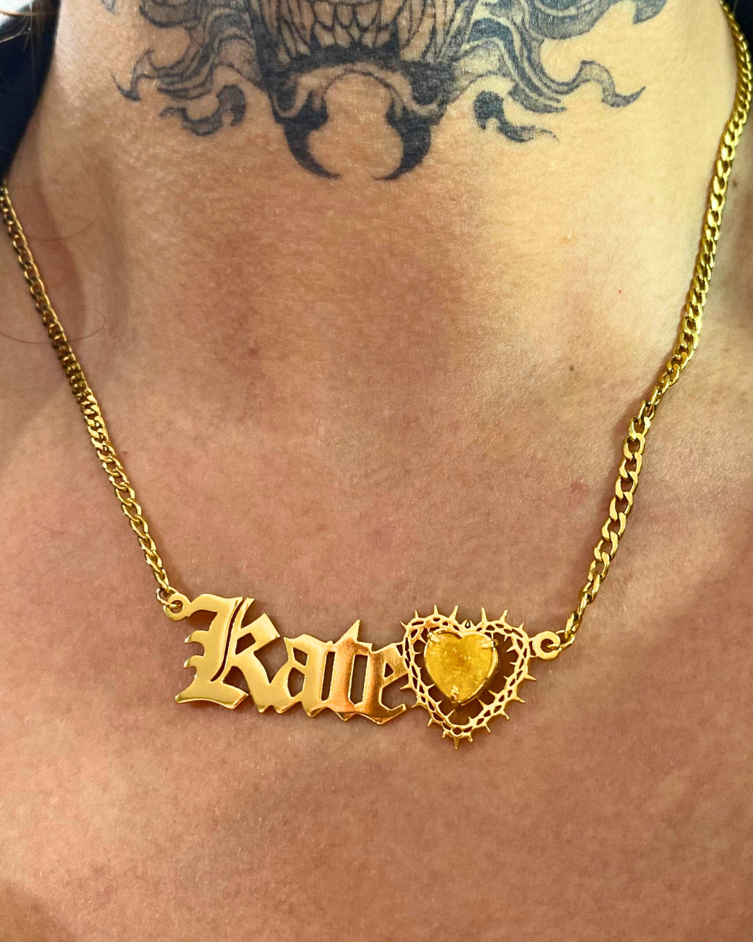 COLLAR CON NOMBRE CORAZON ESPINADO Y CIRCON CORAZON