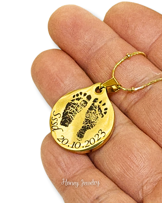 Baby footprints necklace - round plate