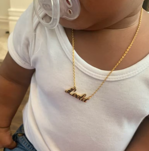 COLLAR CON NOMBRE PARA BEBÉ Y NIÑOS