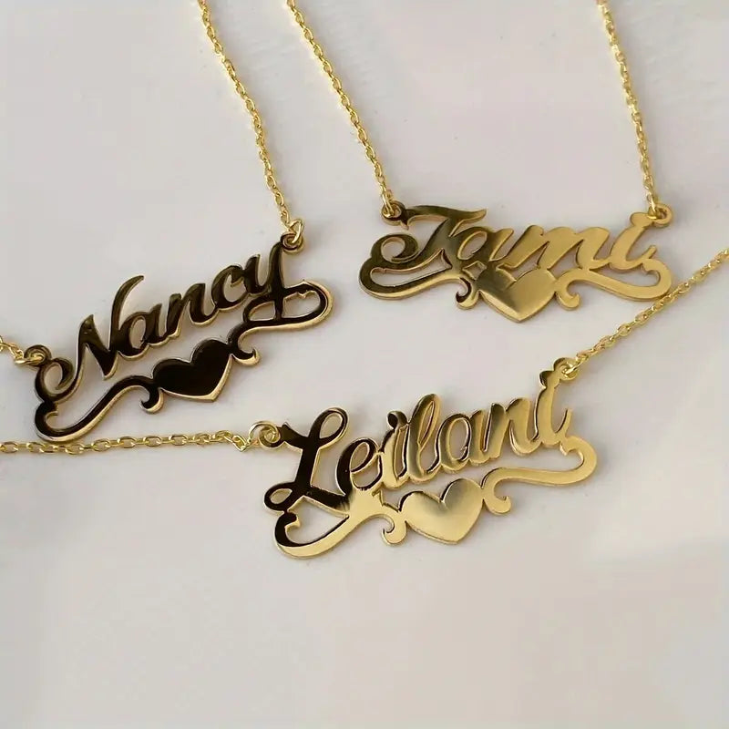 COLLAR CON NOMBRE CLÁSICO Y MARCO CORAZON