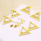 ARETES TRIANGULO CON NOMBRE