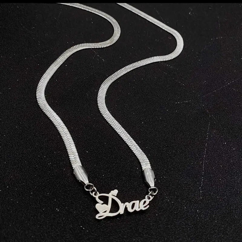 COLLAR CON NOMBRE CORAZONES CON CADENA TIPO SERPIENTE