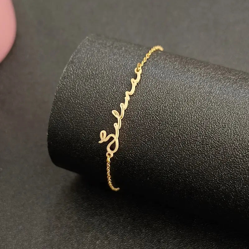 PULSERA CON NOMBRE MINIMALISTA